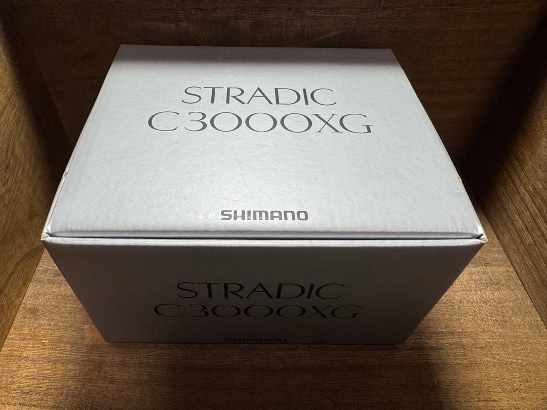 Used SHIMANO 23 Stradic C3000XG with reel stand