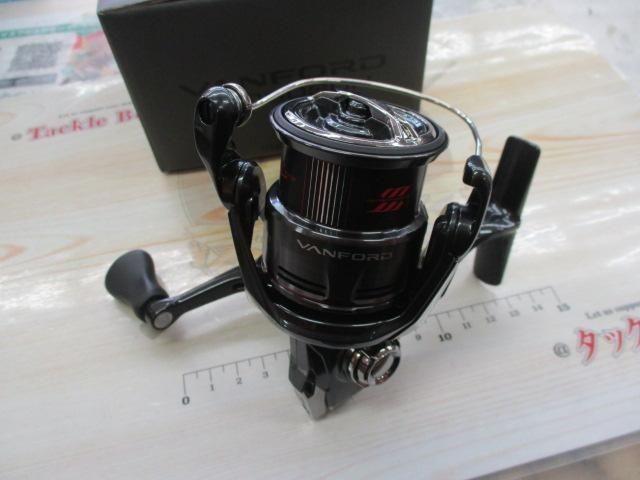 Shimano 24 Vanford C3000SDH Spinning Reel Used