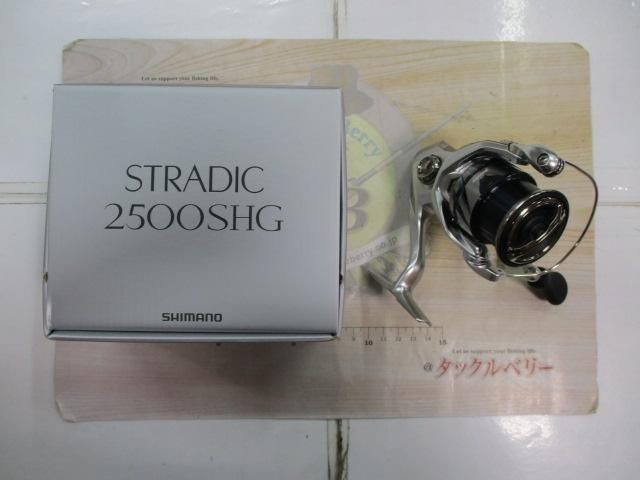 Shimano 23 Stradic 2500 SHG Spinning Reel Used