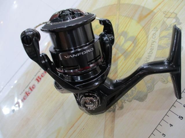 Shimano 24 Vanford C2500S Spinning Reel Used