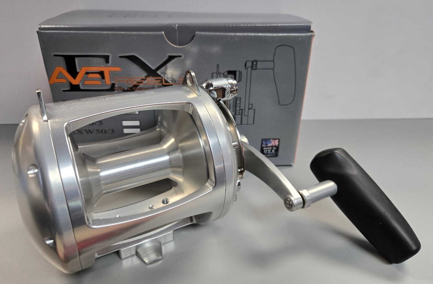 Avet EXW50/2-S Two-Speed Conventional Lever Drag Reel – SILVER – Right Handed