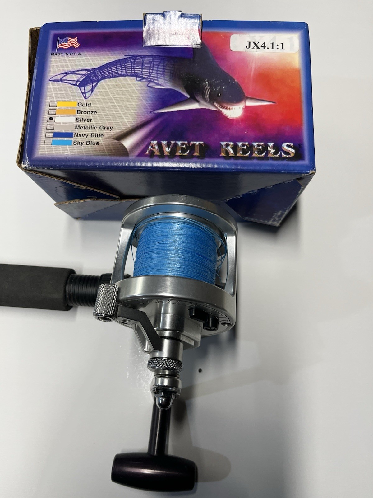 Avet Reels JX4.1:1 Silver Fishing Reel 4.1:1 Pre-Spooled with Blue Line