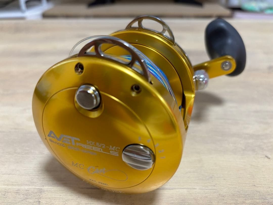 AVET MC HX 5/2 Reel Gold