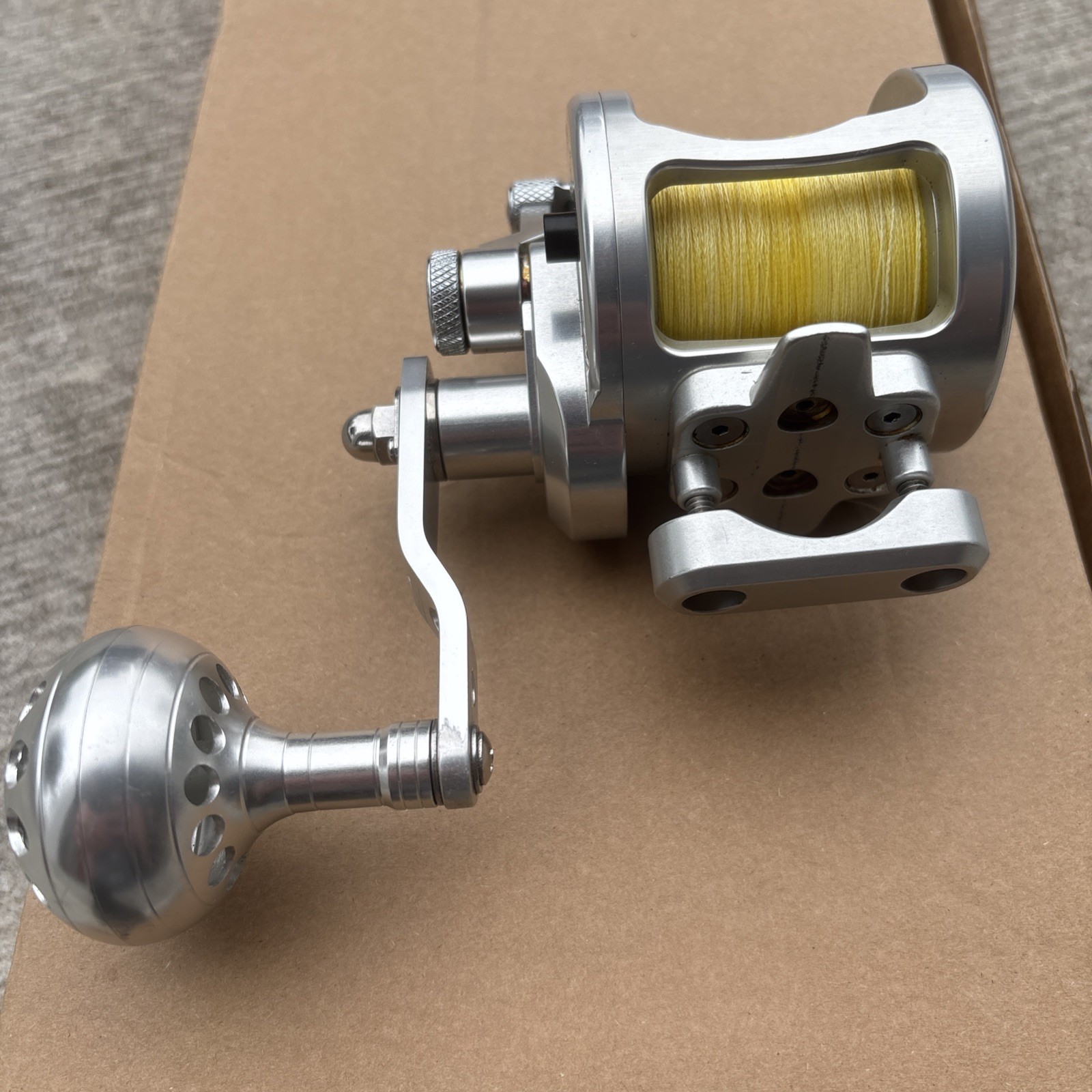 Avet MXL 5.8:1 Lever Drag Conventional Reel, Silver MXL 5.8-SI