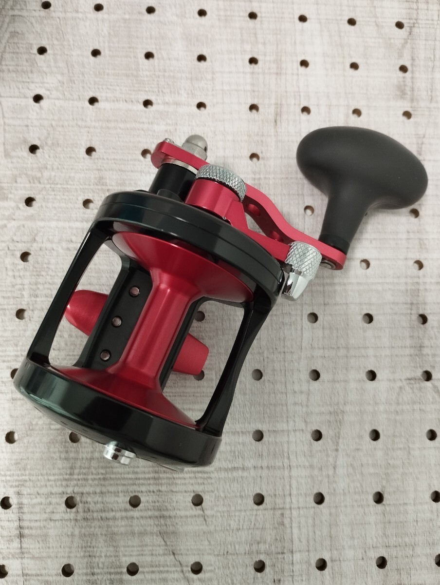 AVET MXL 5.8-MC Right-Hand Reel, Excellent Condition