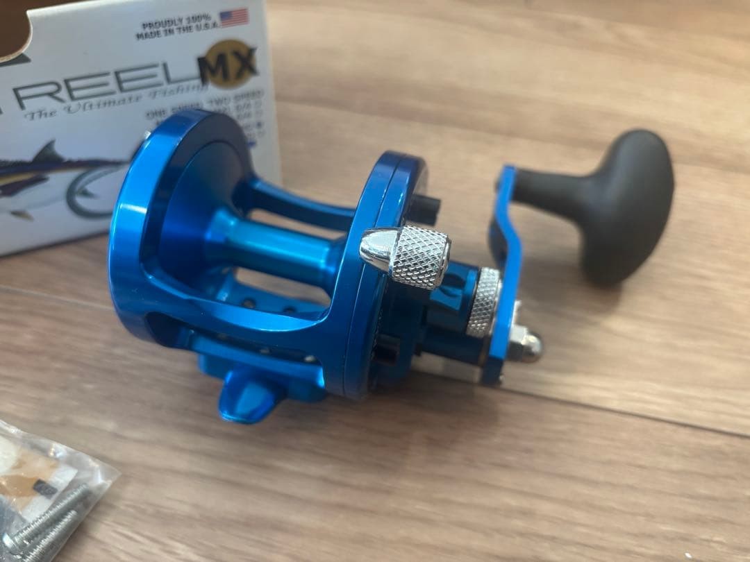 Avet MXL 5.8 Blue Baitcasting Reel Original Box Used, Lightly Used