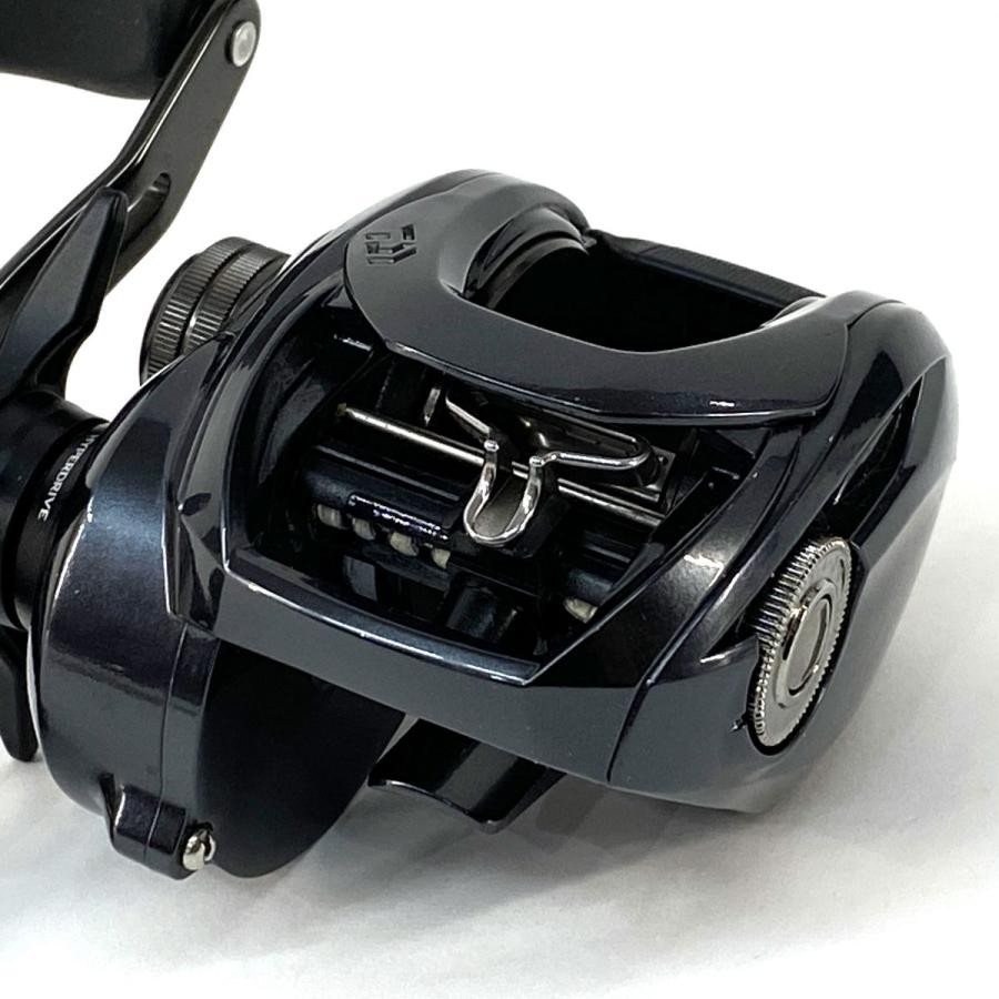 Used DAIWA TATULA 300 8.1 Right handle bait reel body only *Used