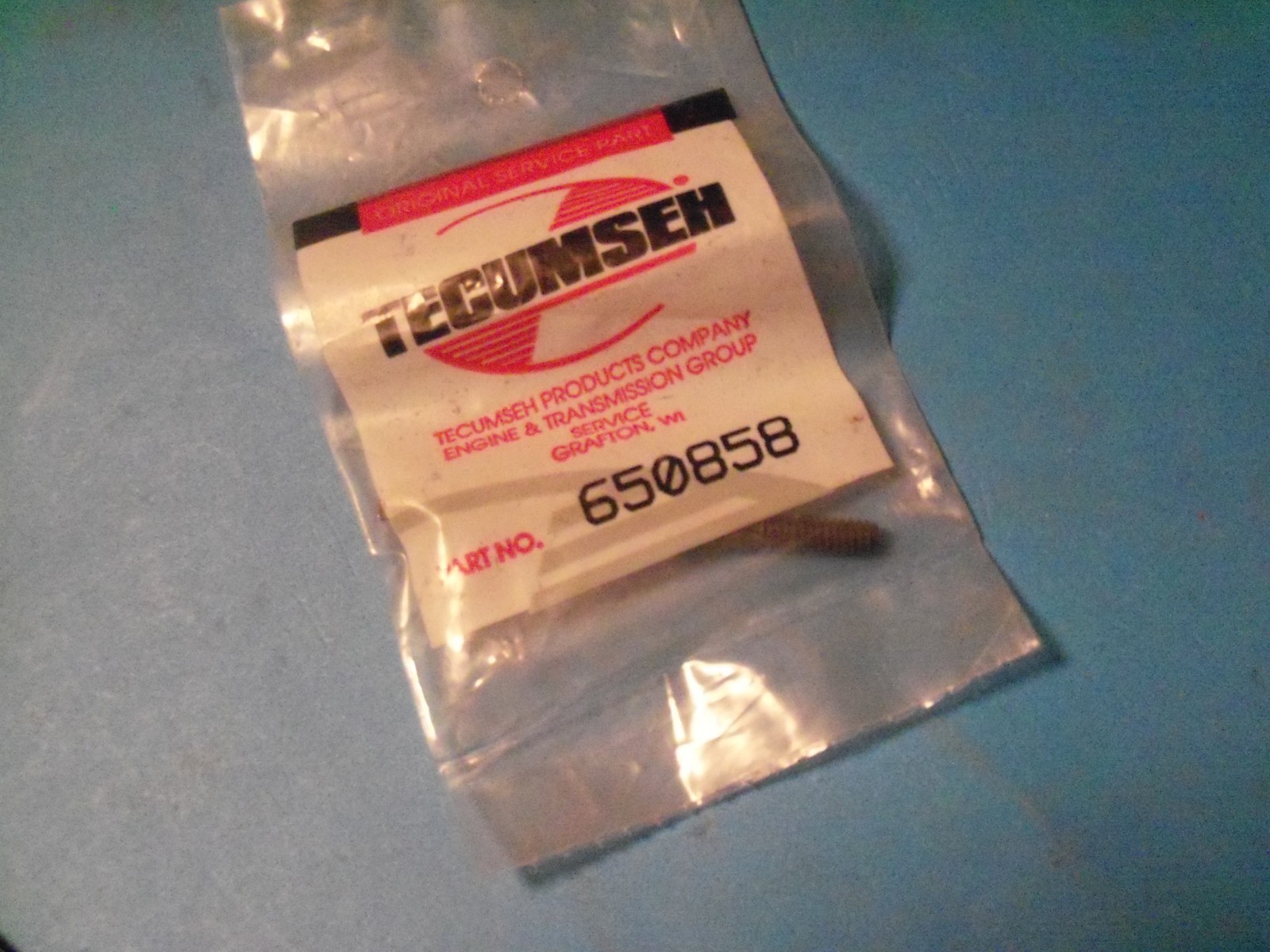 Tecumseh engine 650858 carburetor mounting stud TC 300 jiffy ice auger PO4