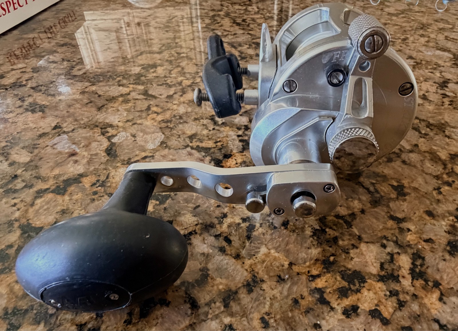 AVET MXL 6/4 2-speed lever drag reel . Free Ship