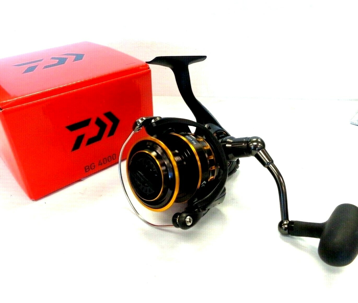 Daiwa BG 4000 Black and Gold Saltwater Spinning Reel BG4000 – NEW