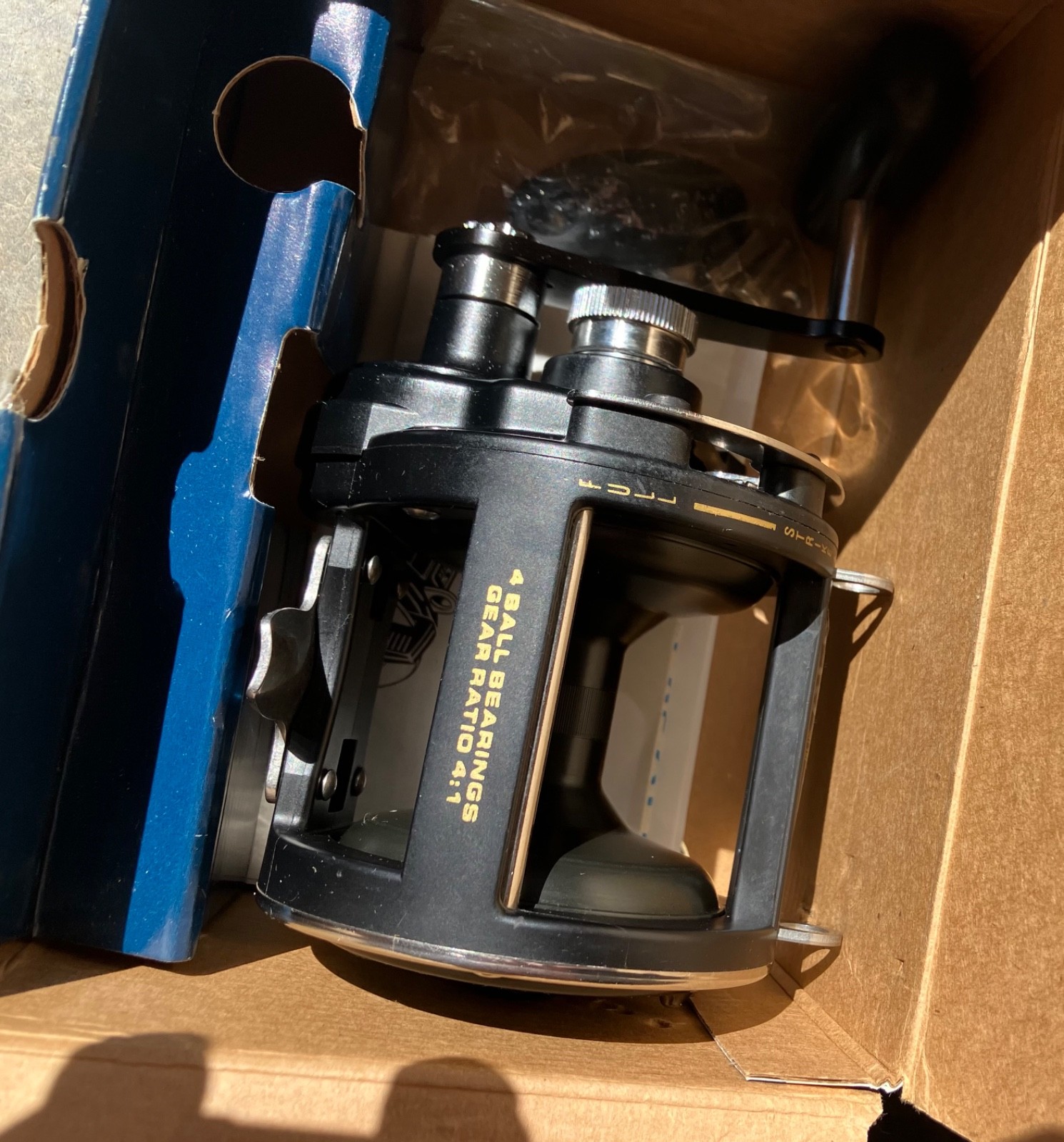 Avet Model H/X 5/2 MC Cast fishing reel