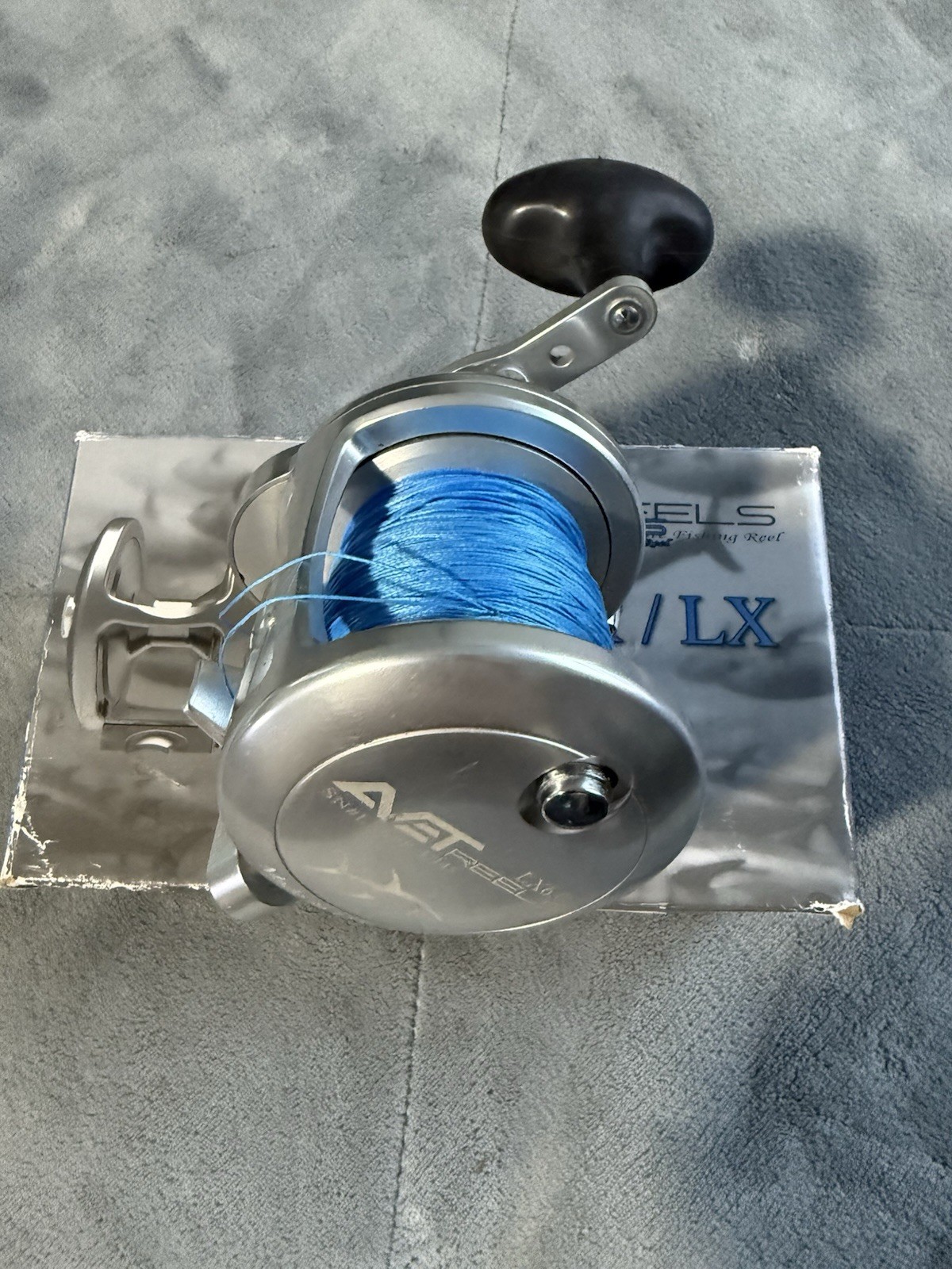 Avet LX 6.0:1 Lever Drag Fishing Reel Aluminum, Silver, Right-Hand