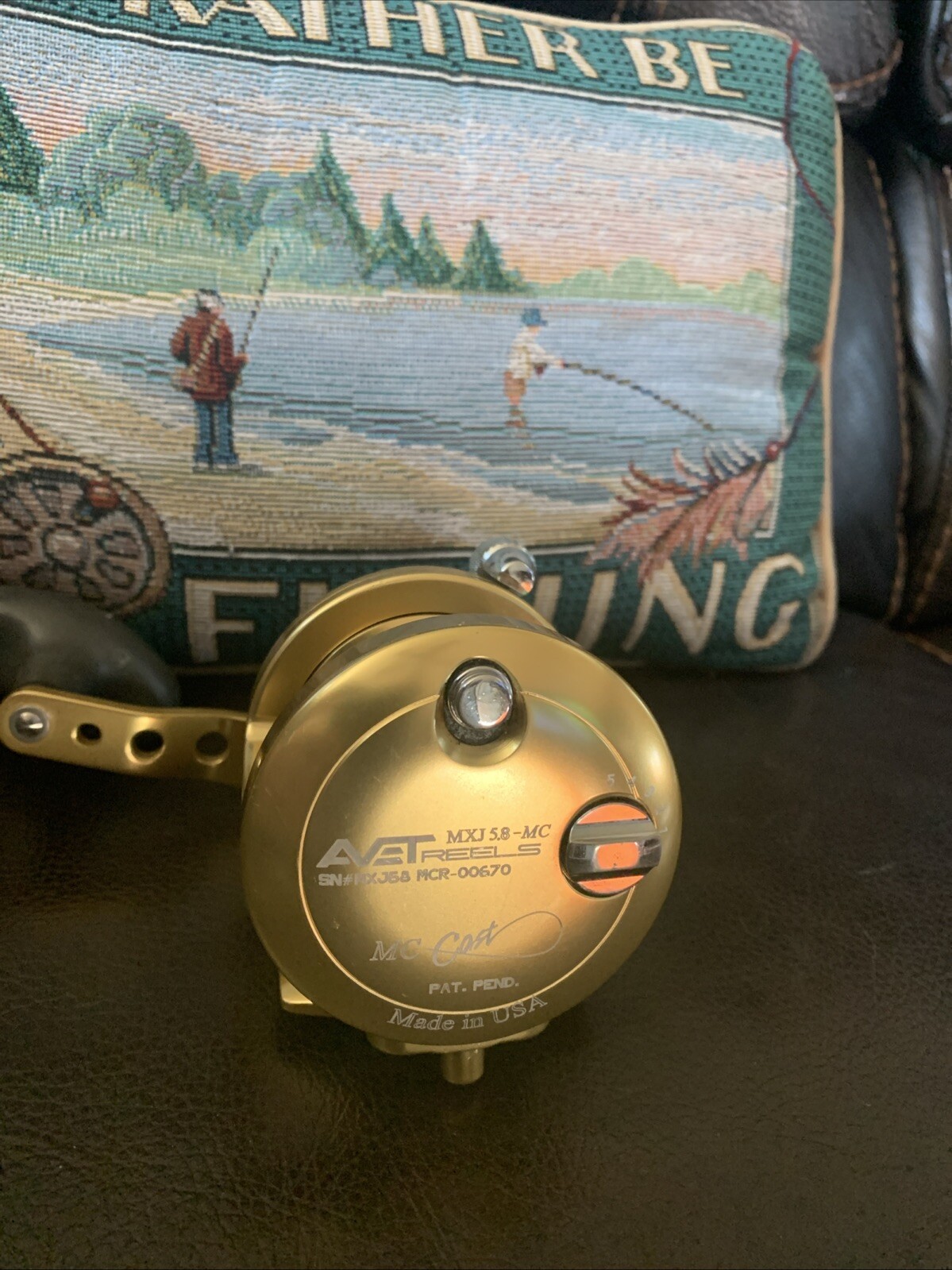 Avet MXJ5.8 MC Cast Single Speed Lever Drag Reel – Right Handed – Gold