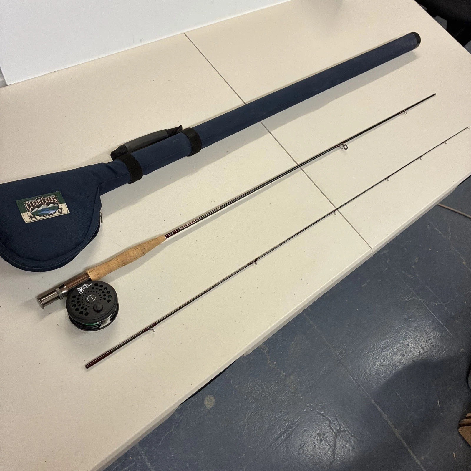 Redington RS2 8’ 2Pc Fly Rod Red Scientific Anglers Concept 1 Reel Tube Case