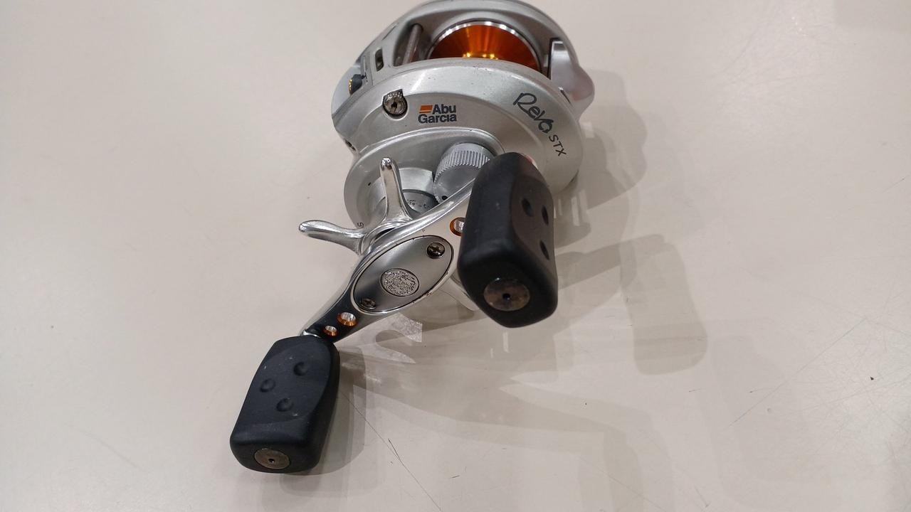 Abugarcia Revo Stx Bait Reel