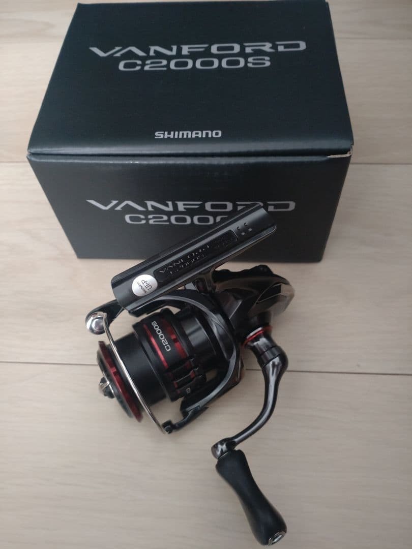 Shimano 20 VANFORD C2000S Spinning Reel- Used Only 5 Times With Box Excellent