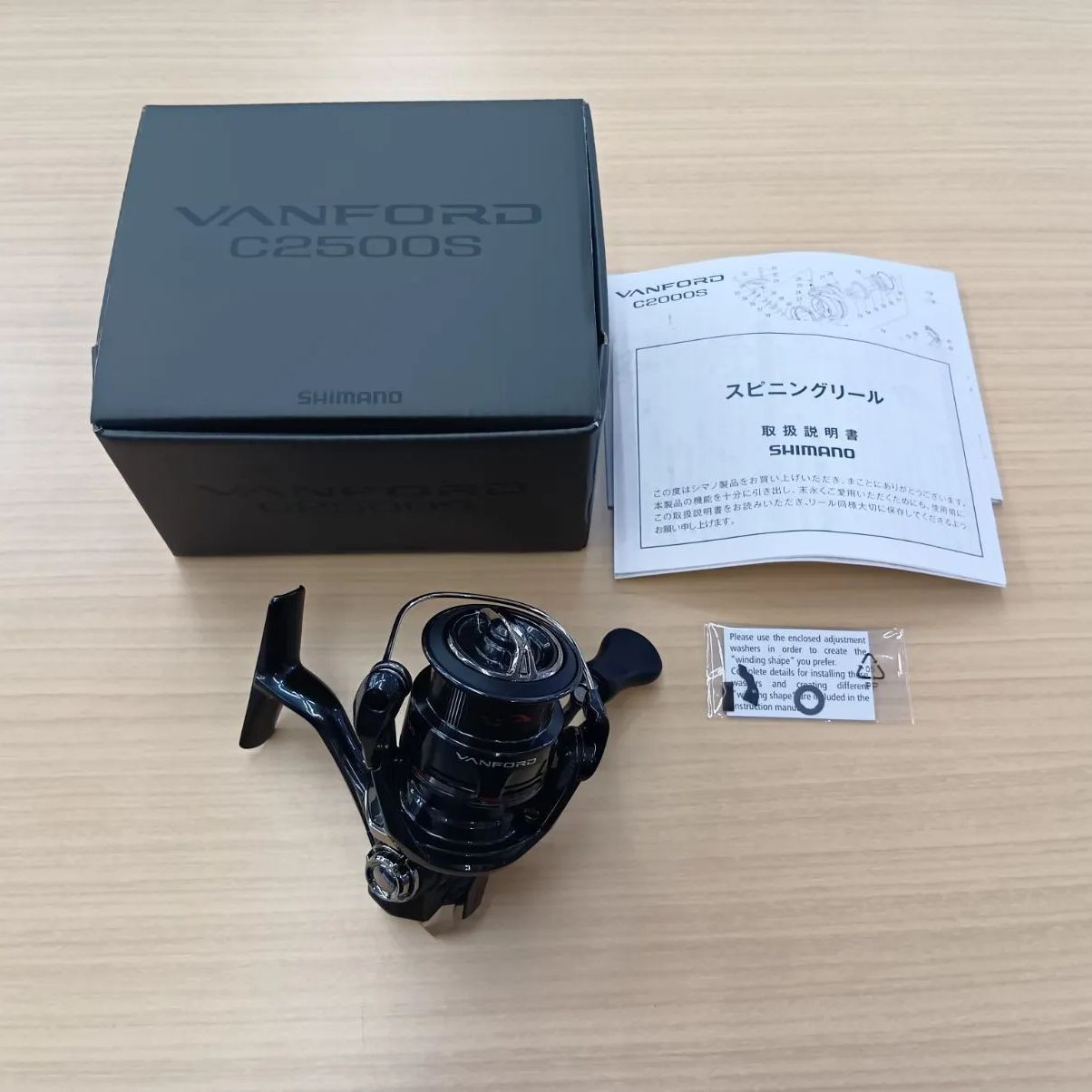 Shimano 24 VANFORD C2500S Spinning Reel Fishing