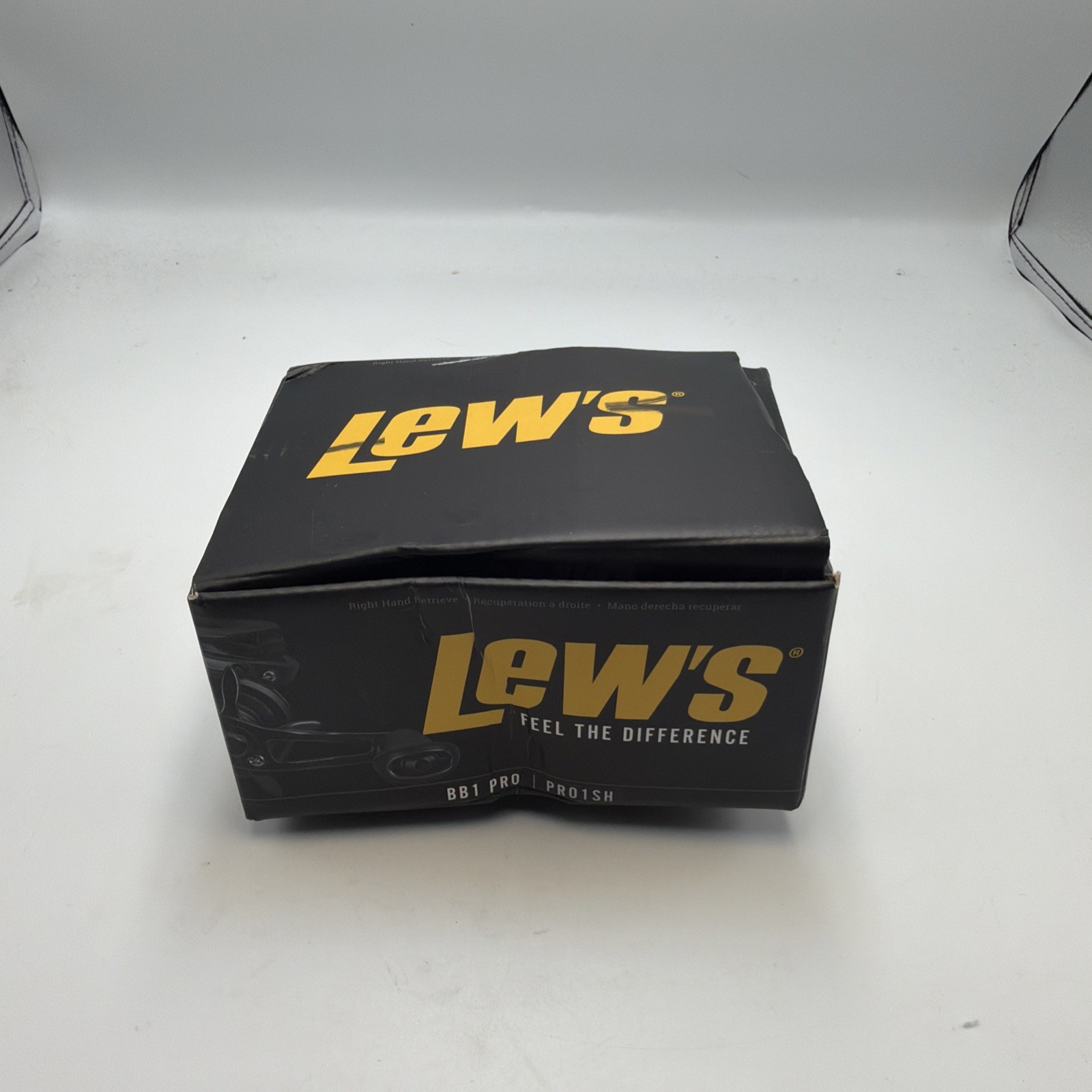 Lew’s BB1 Pro LFS Bait Cast Reel 7.5:1 LH New Open Box Damaged Box